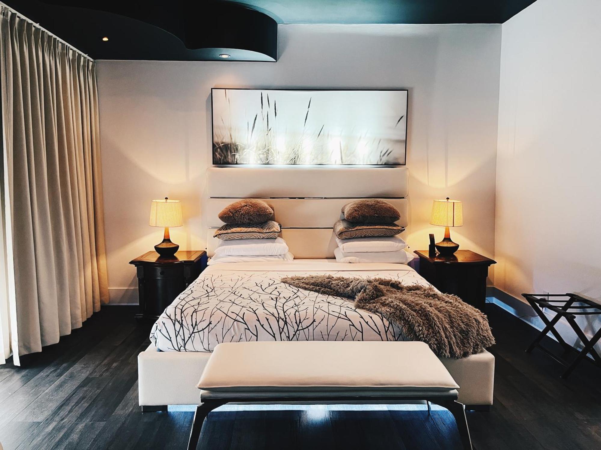 Penthouse Suite,1594668240:JPEG